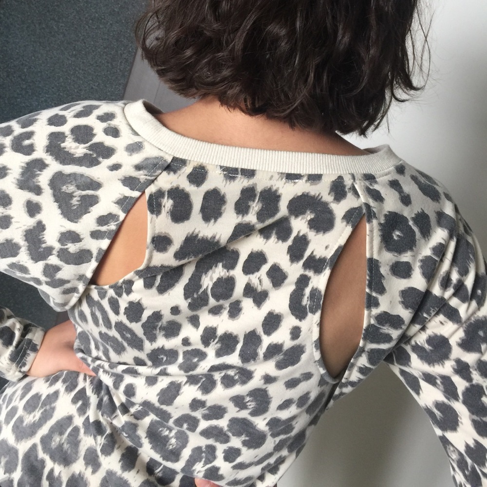 Luxe Apothetique cheetah print pull-over - Picture 1 of 7